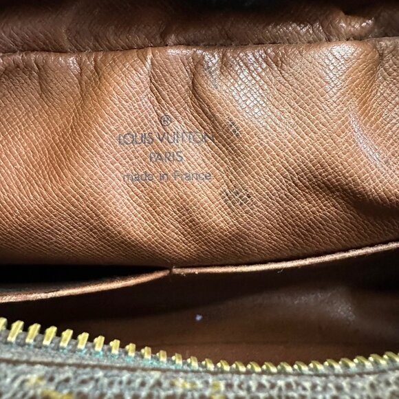 Authentic Louis Vuitton Monogram Compiegne 28 Clutch/Toiletry Bag - Picture 13 of 14